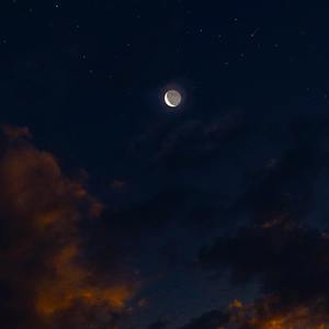 我解开胸罩喂男朋友吃奶
